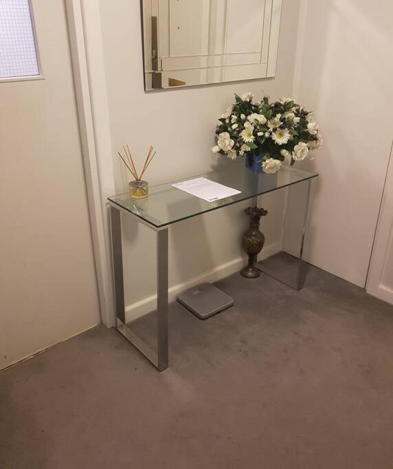 1 Bedroom Near Hyde Park